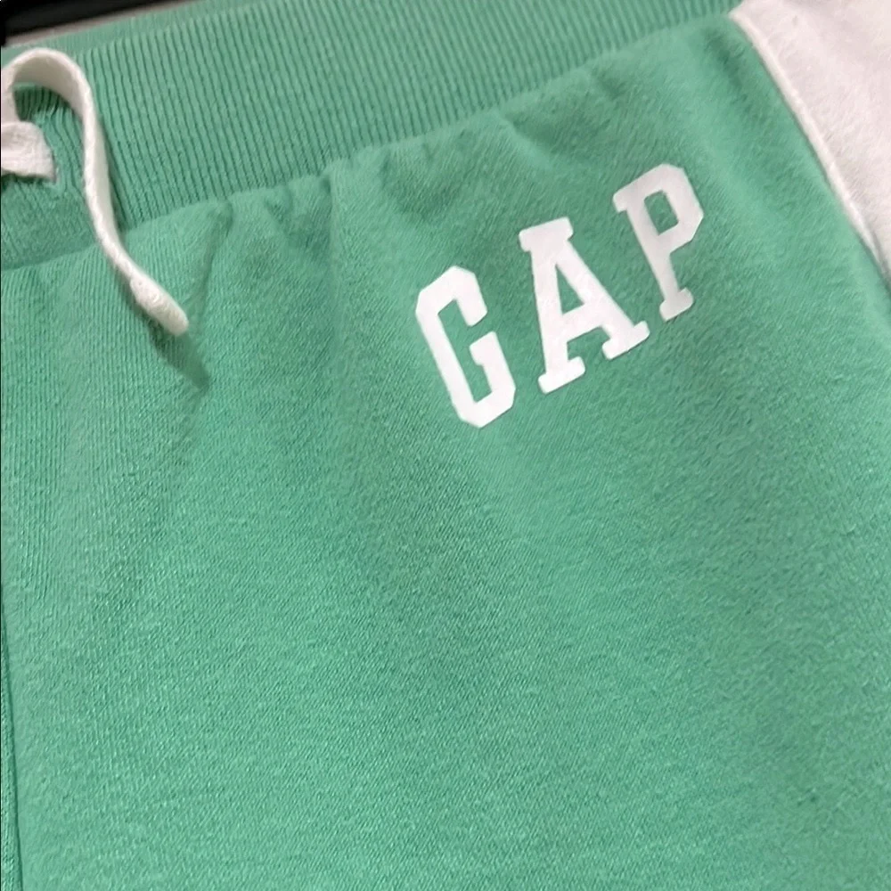 🛍️5️⃣ / 💲2️⃣5️⃣🛍️ - GAP Kids Green Sweatpants